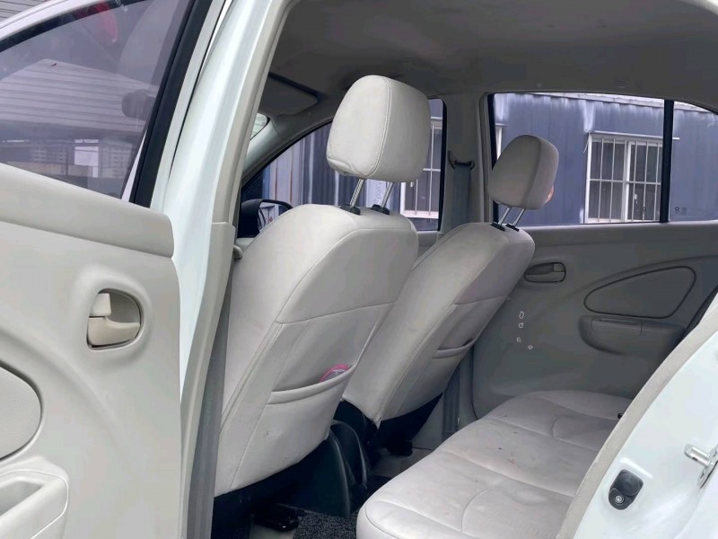 济宁18年东风风光E35