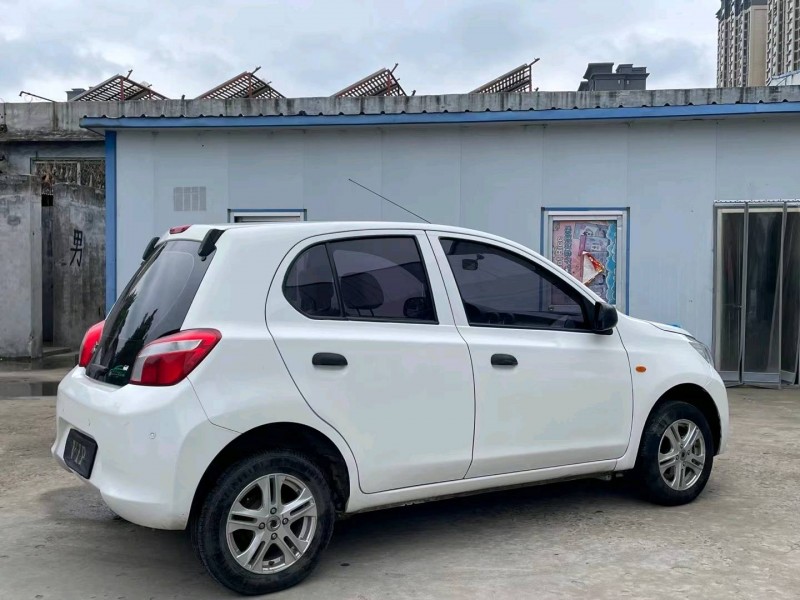 济宁18年东风风光E38