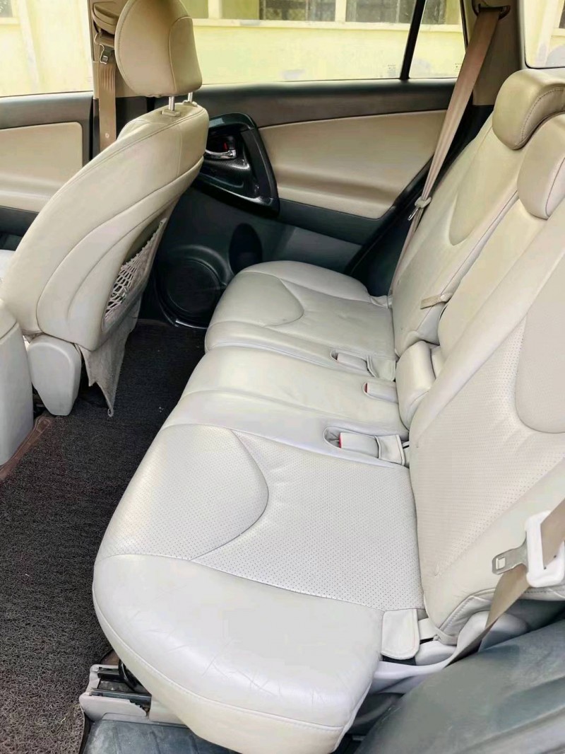 青岛10年丰田RAV4荣放7