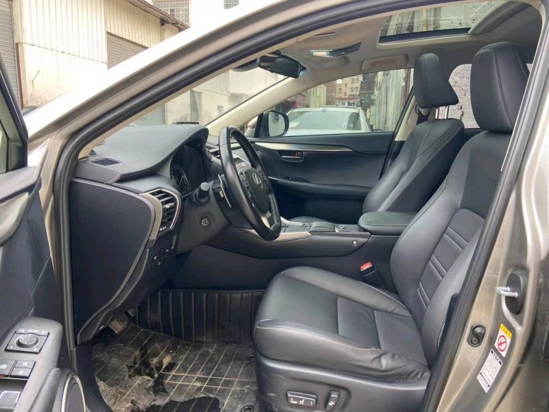 广州18年雷克萨斯NX5