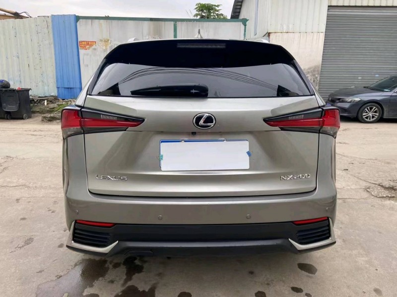 广州18年雷克萨斯NX7