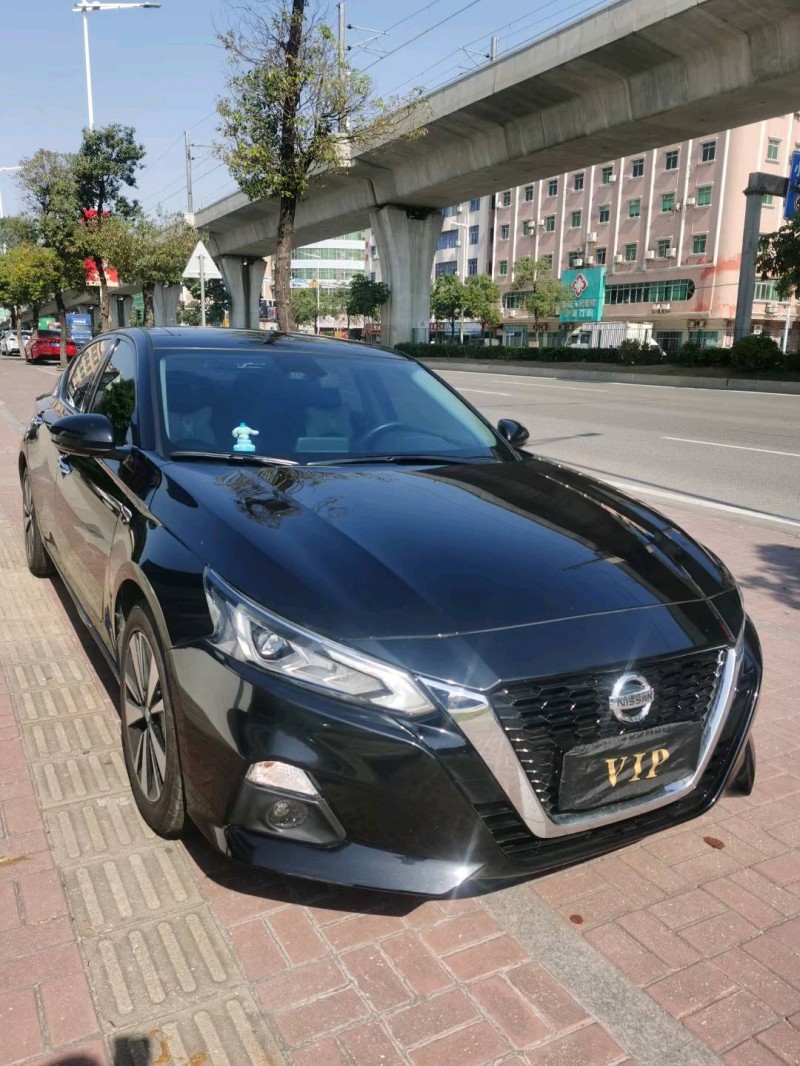 东莞22年日产天籁3