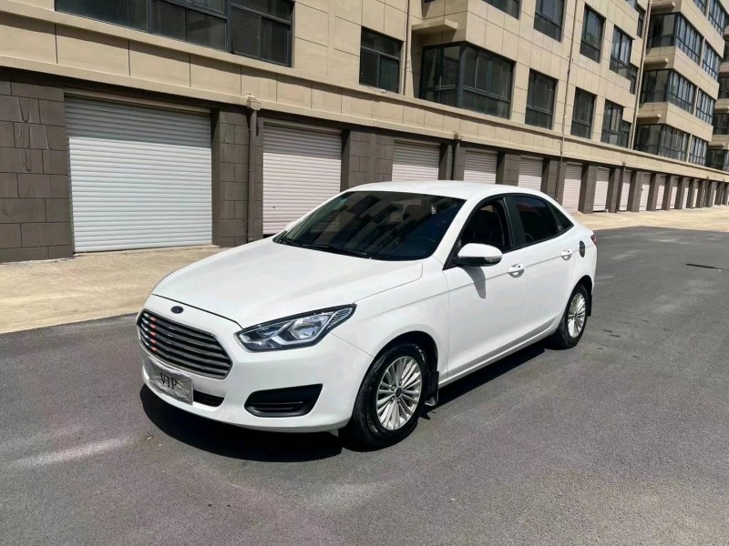 青岛18年福特福睿斯2