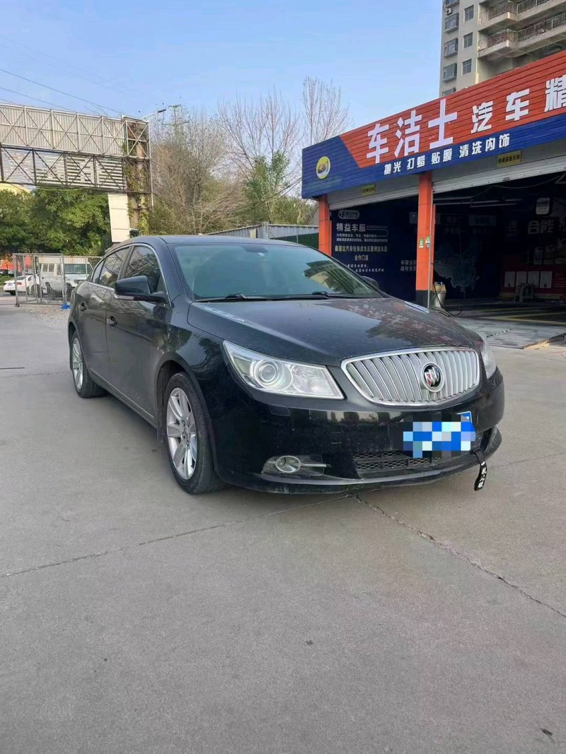 青岛12年别克君越1