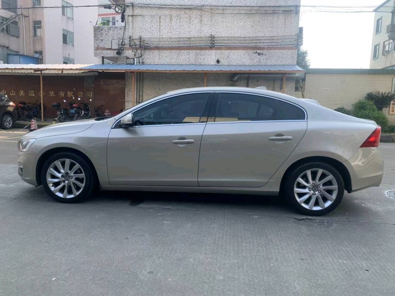 中山16年沃爾沃S60L3