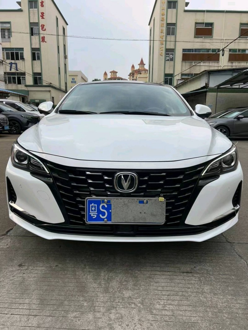 中山22年长安汽车睿驰CC1