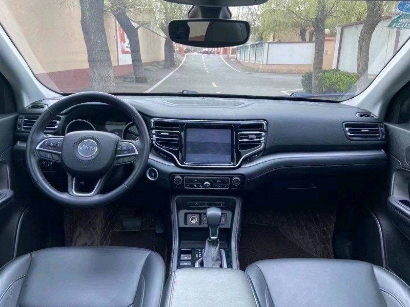 青岛19年Jeep指挥官6