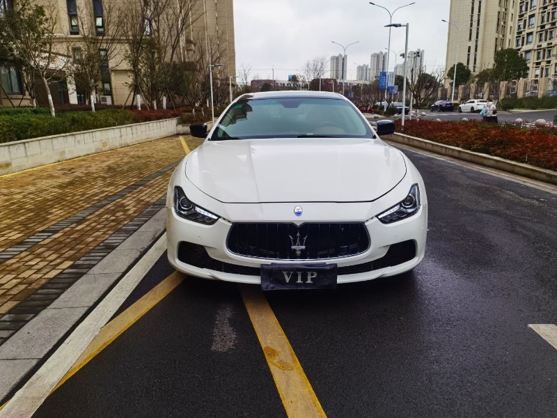 苏州15年玛莎拉蒂Ghibli1