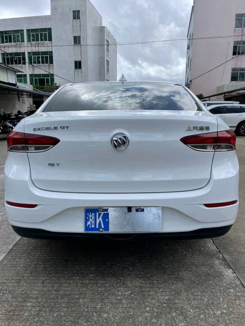 中山18年别克英朗9