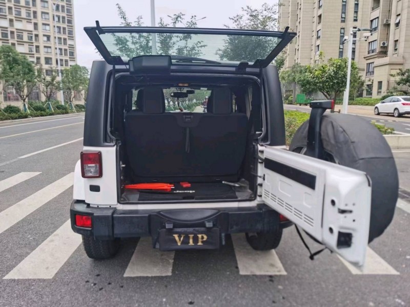 苏州16年Jeep牧马人8