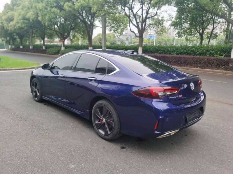 苏州20年别克君威8