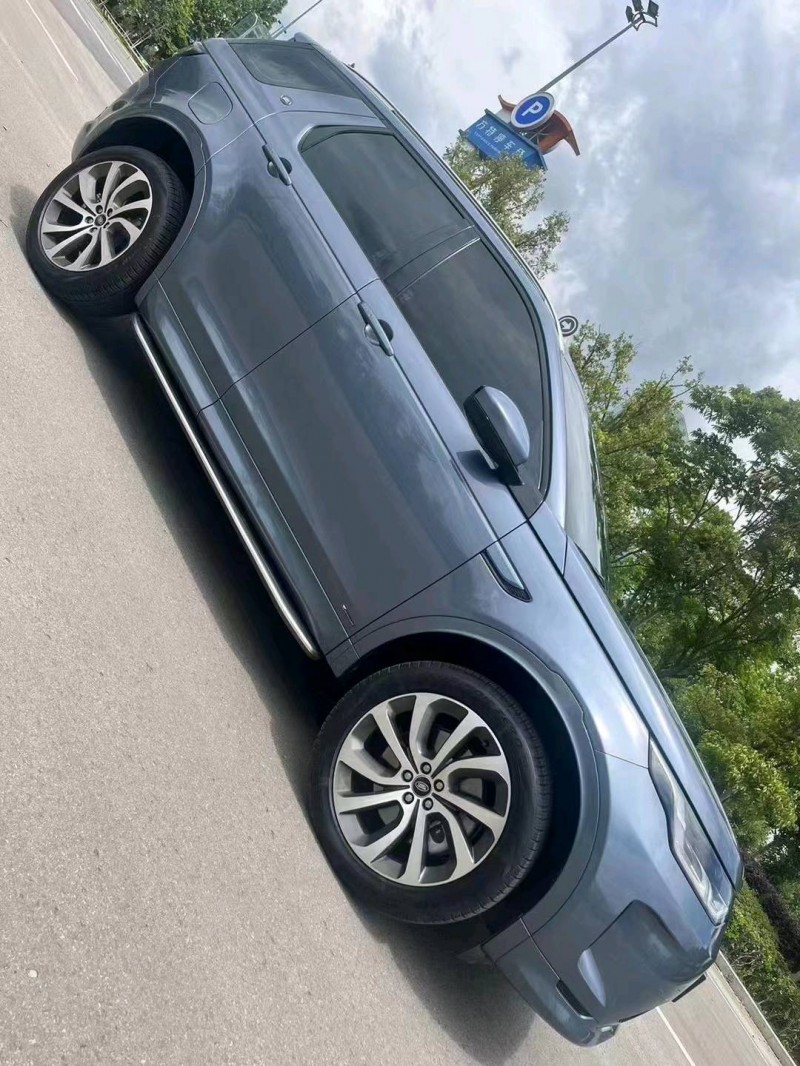 成都22年路虎发现3