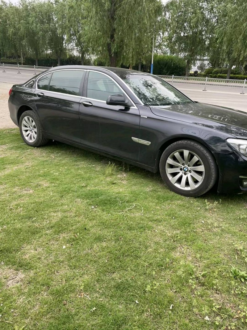 济宁10年宝马7系2