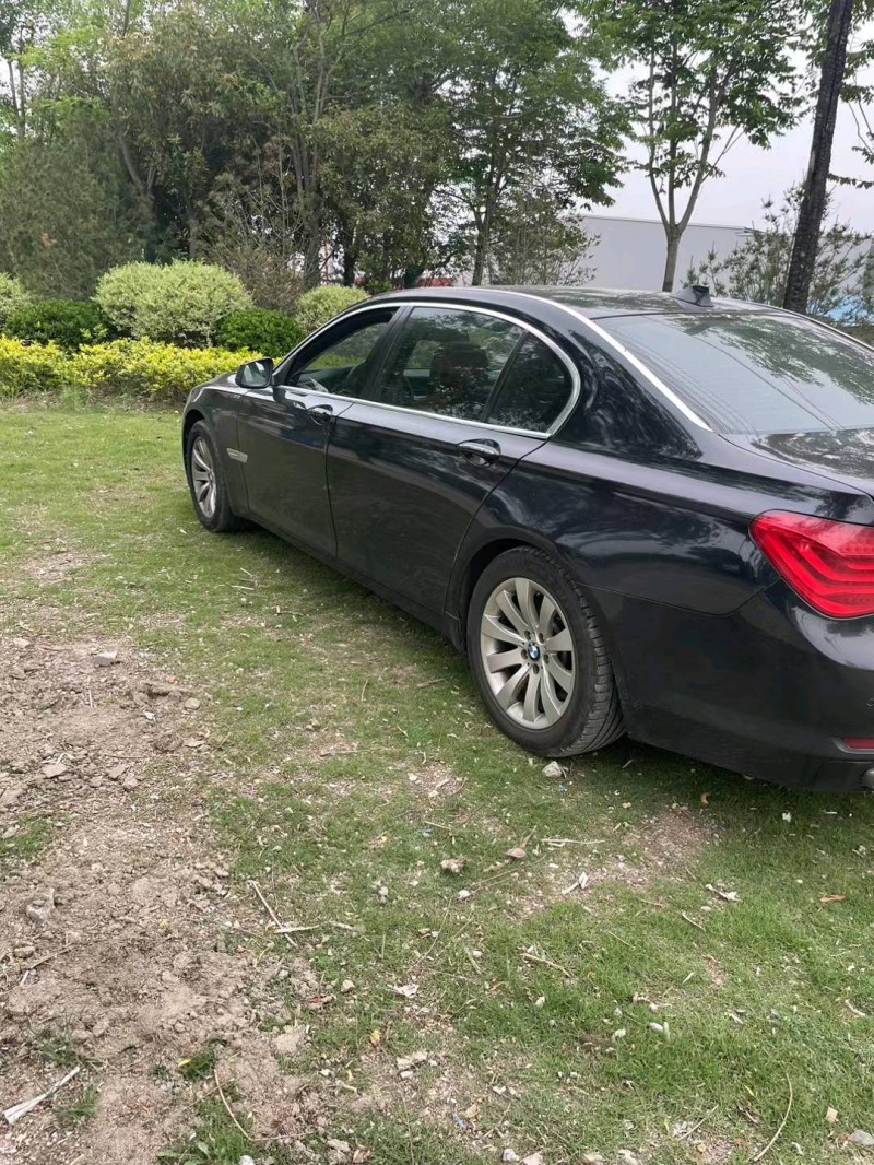 济宁10年宝马7系3