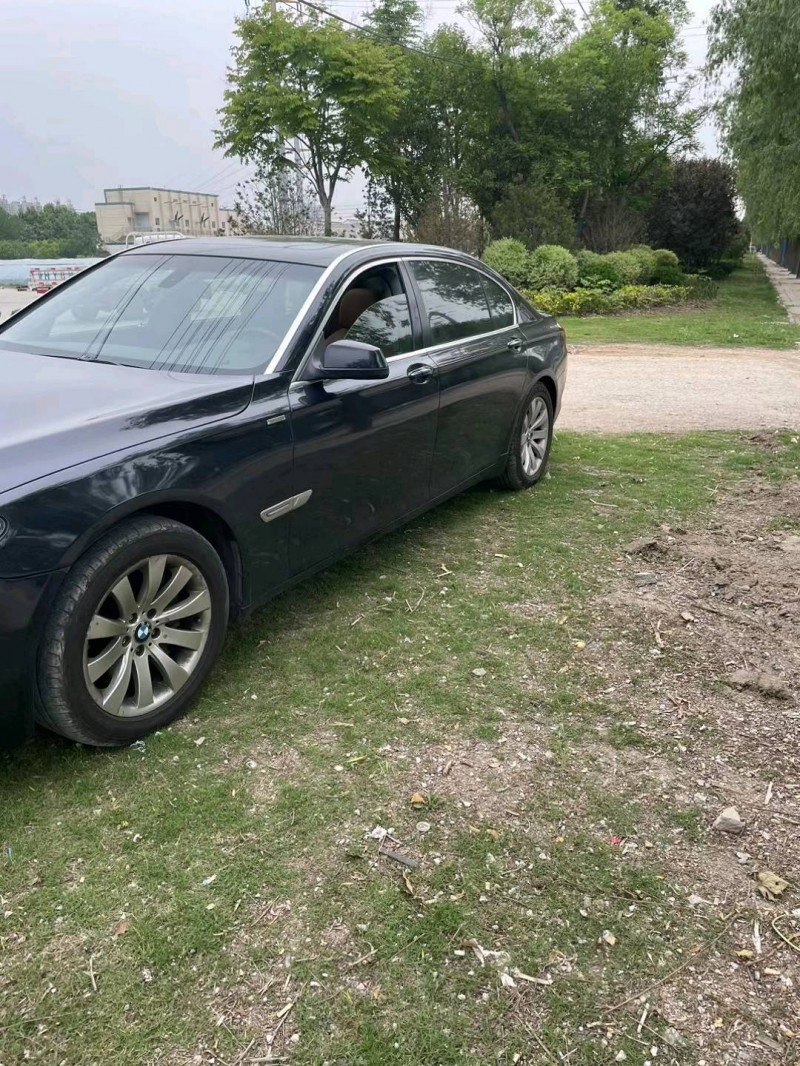 济宁10年宝马7系5