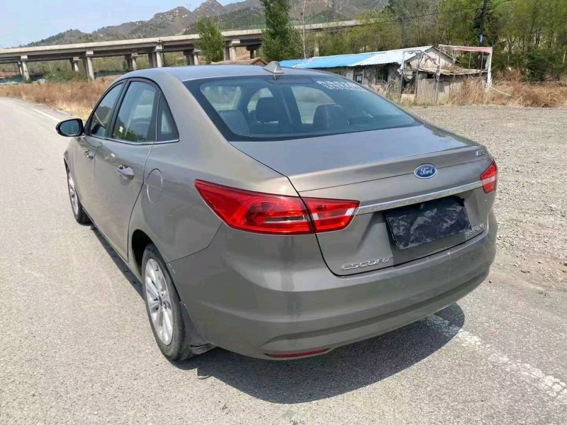 邯郸16年福特福睿斯7