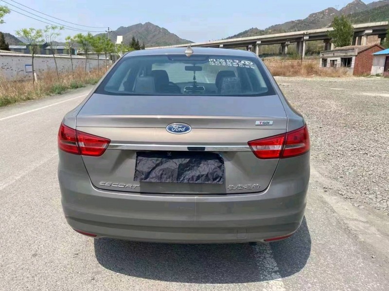 邯郸16年福特福睿斯9