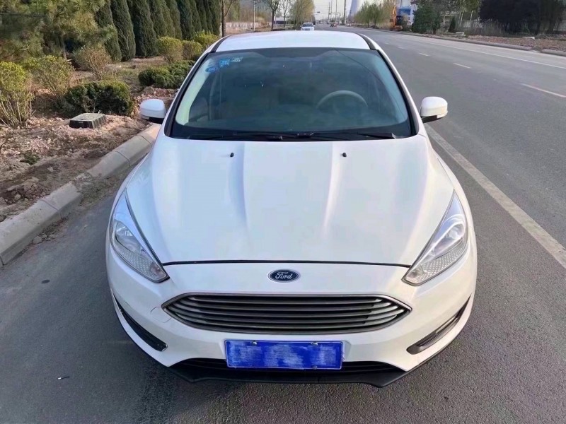 青岛16年福特福克斯1