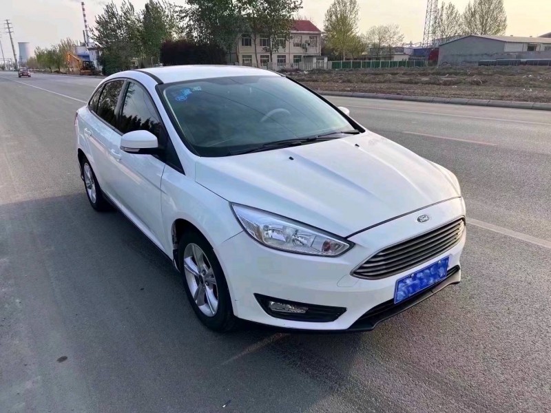 青岛16年福特福克斯2