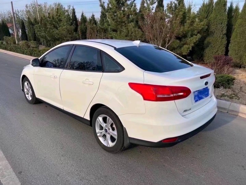 青岛16年福特福克斯9