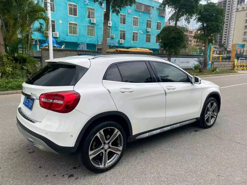 深圳16年奔驰GLA5