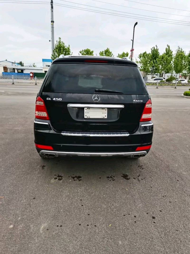 聊城11年奔驰GL8