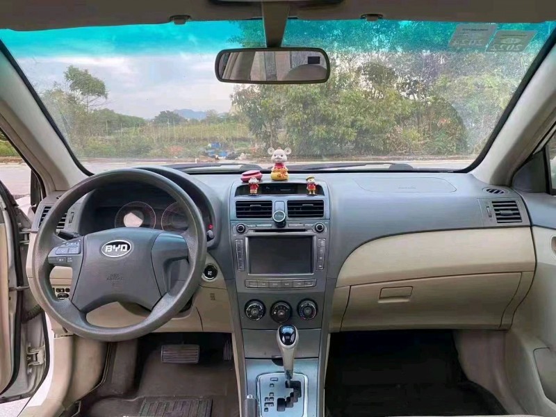 深圳16年比亚迪L37