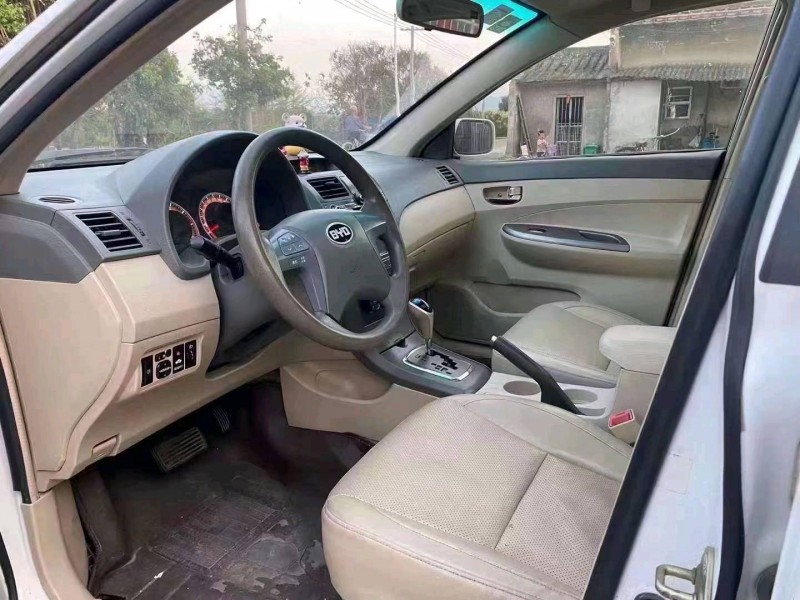 深圳16年比亚迪L39