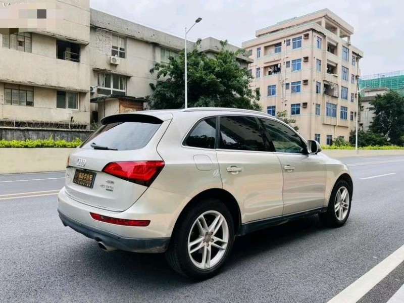 东莞16年奥迪Q58