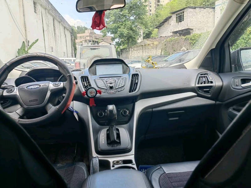 重庆13年福特翼虎5