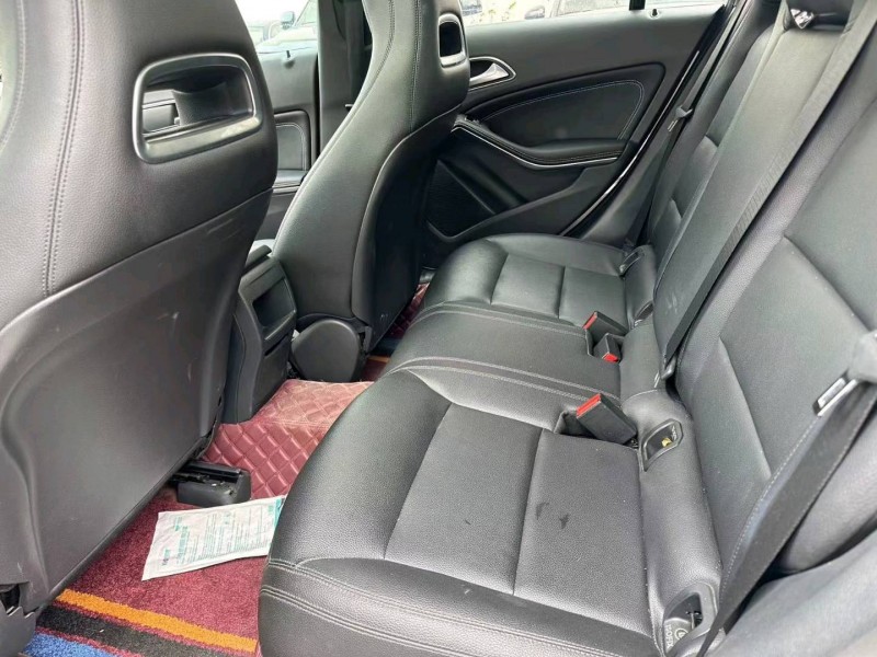 重庆15年奔驰GLA5