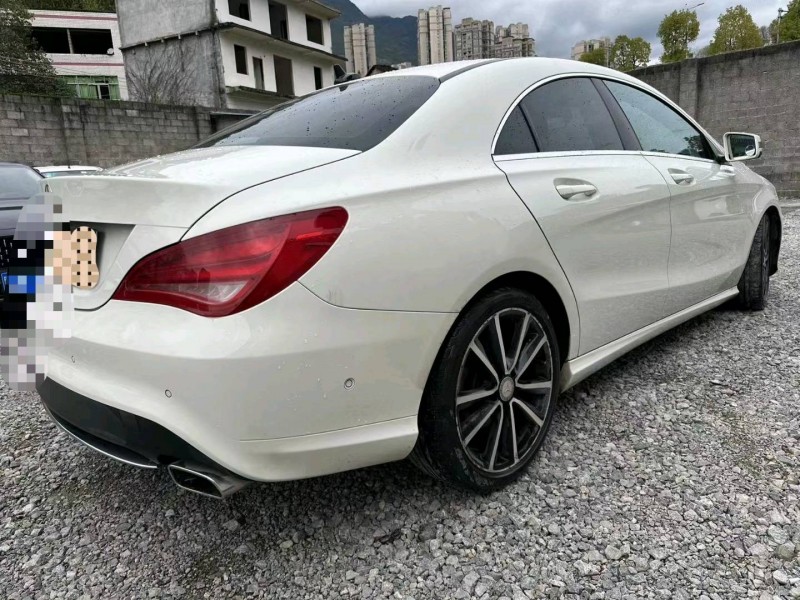 重庆15年奔驰GLA7