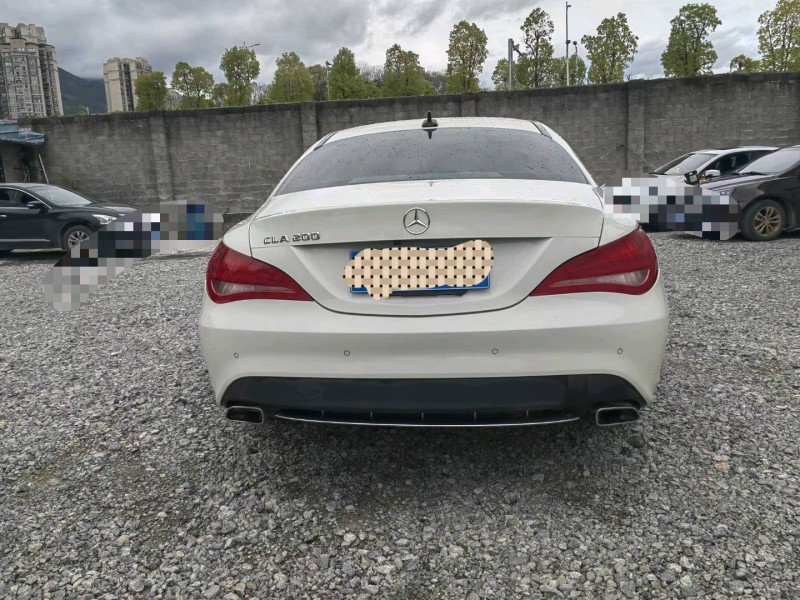 重庆15年奔驰GLA8