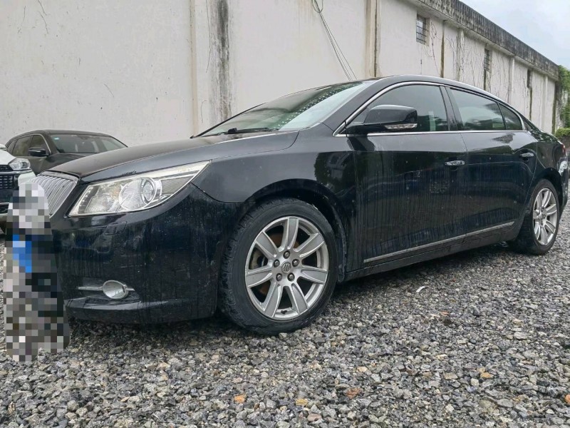 重庆10年别克君越2