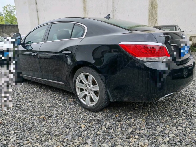 重庆10年别克君越7