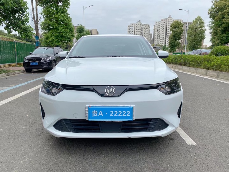 成都21年威马汽车E51