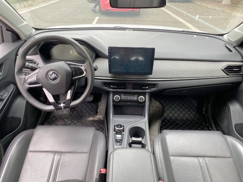 成都21年威马汽车E55