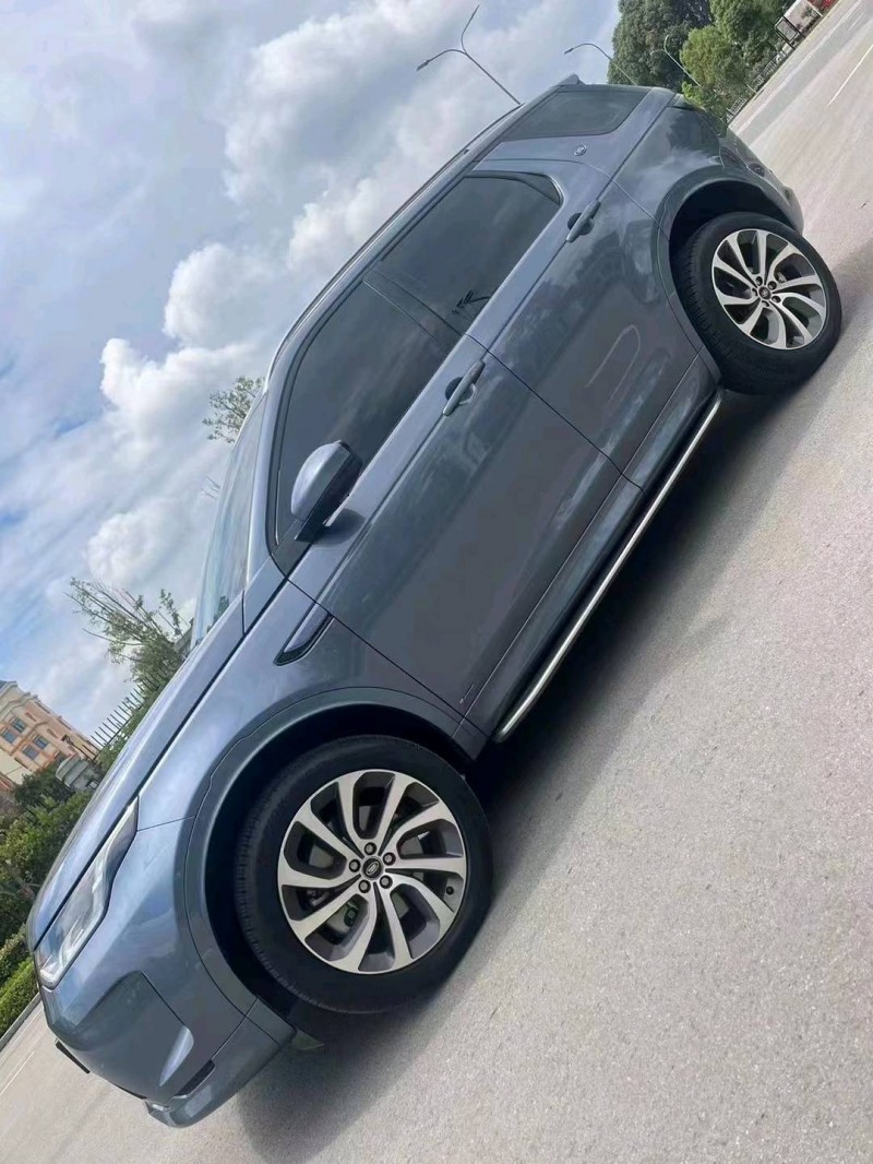 青岛22年路虎发现2