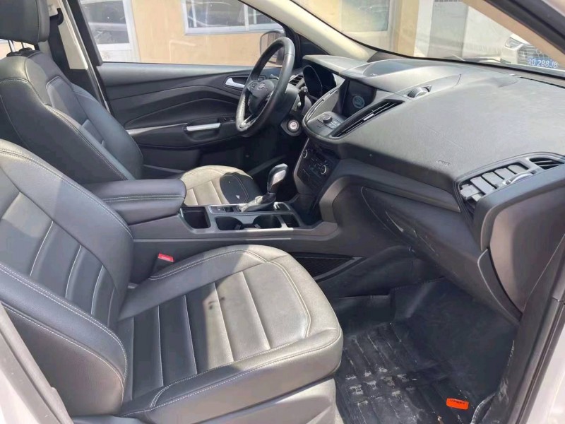 青岛20年福特翼虎5