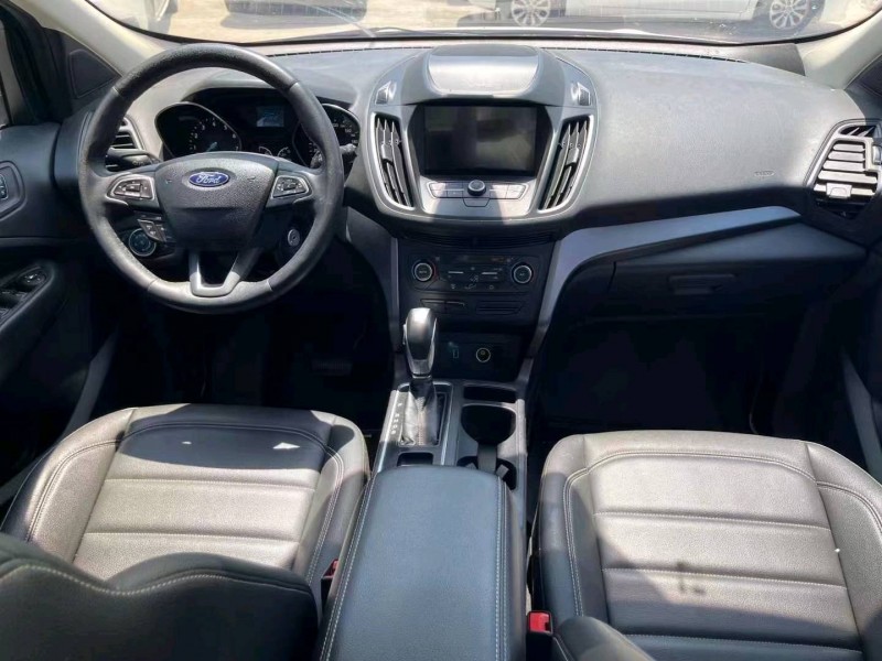 青岛20年福特翼虎6