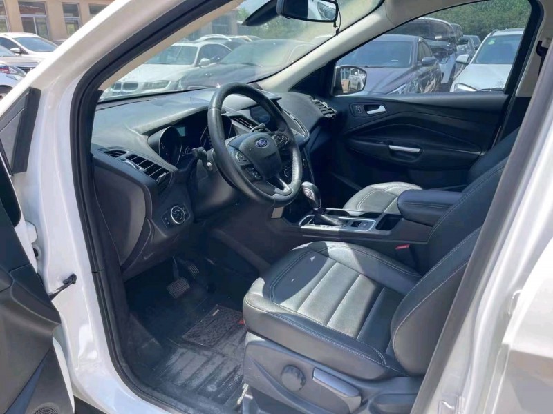 青岛20年福特翼虎7