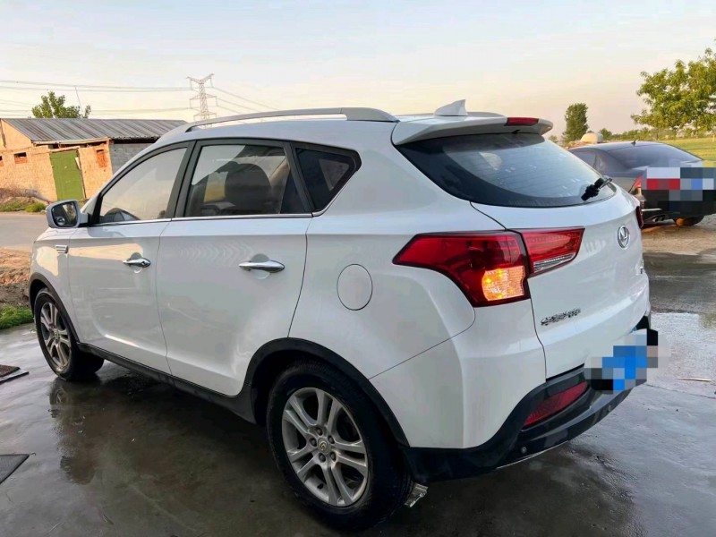 青岛18年华泰圣达菲9