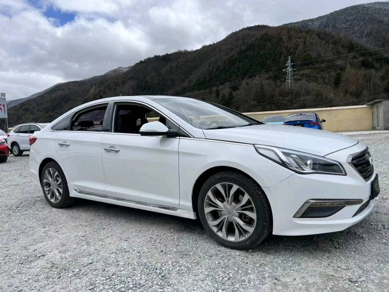 成都16年现代索纳塔九3