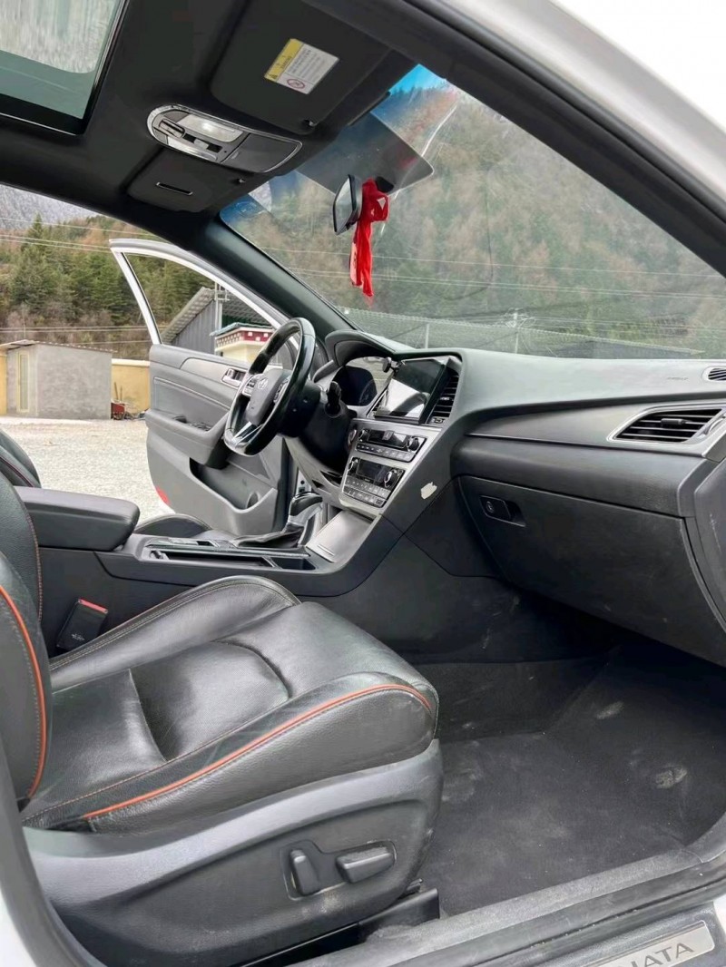 成都16年现代索纳塔九7