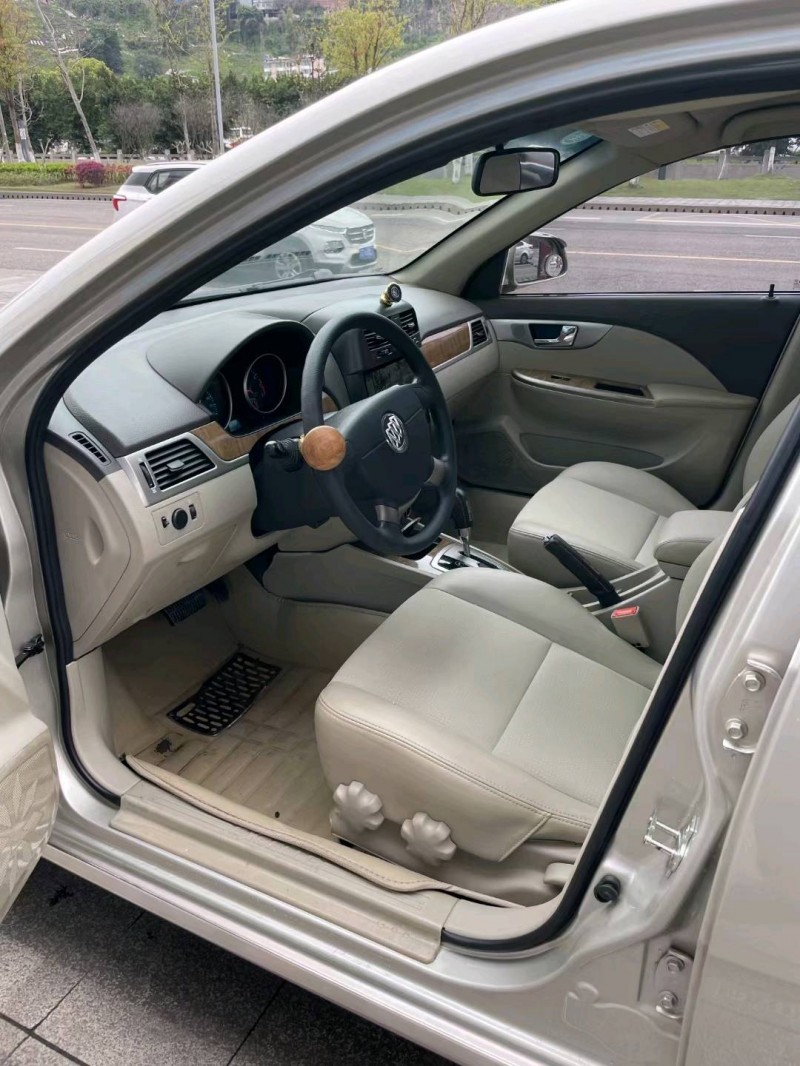 重庆16年别克凯越8