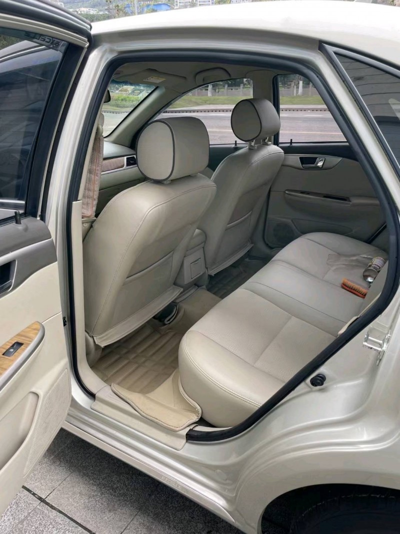 重庆16年别克凯越9