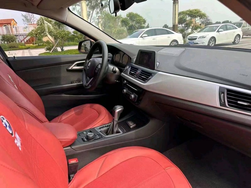 济南18年宝马1系4