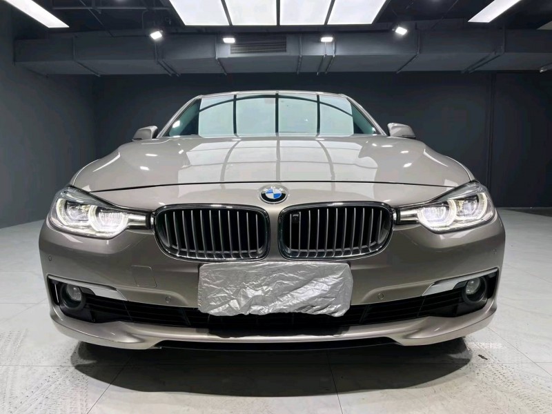 成都19年宝马3系1