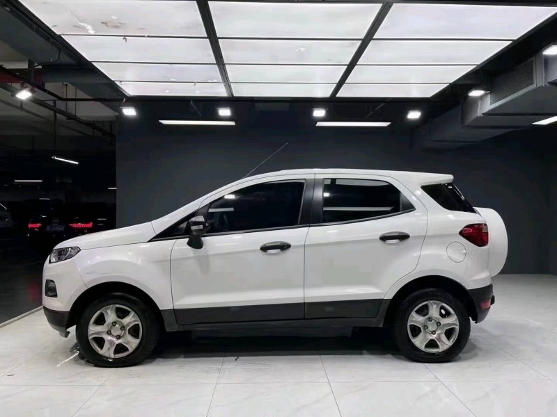 成都16年福特翼搏8