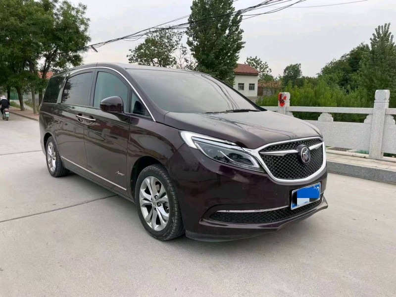 青岛17年别克GL84